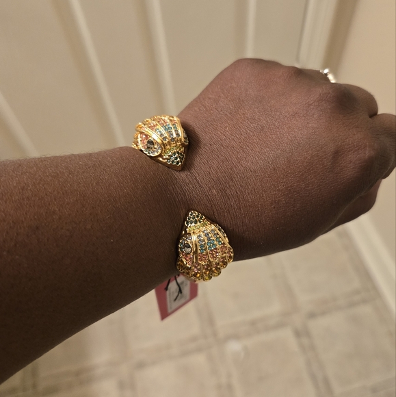 NEW Kurt Geiger Eagle Bangle bracelet - Picture 3 of 6